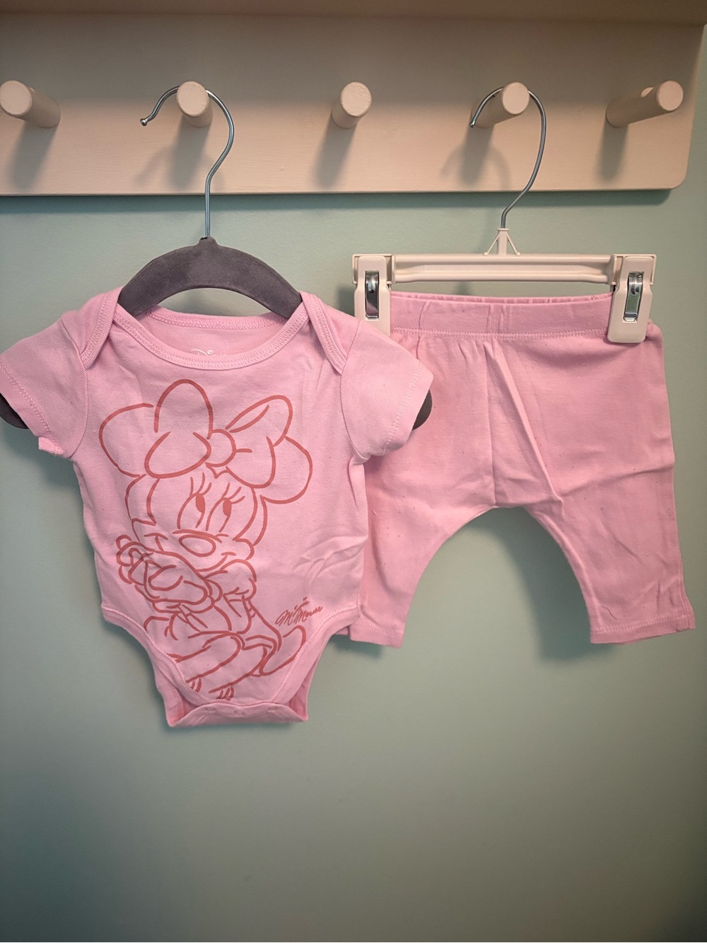 Disney Minnie Mouse Baby Bodysuit & Leggings Set